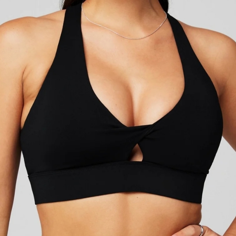 Fabletics Oasis Twist Medium Impact Sports Bra